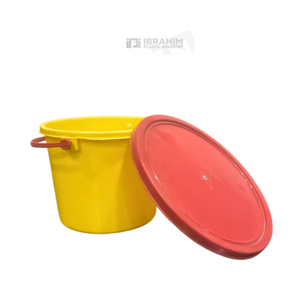 Plastic bucket